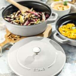 STAUB | STACKABLE SET - Kochtopfset - 2-tlg - Ø 240mm - Gusseisen - Weisser Trüffel