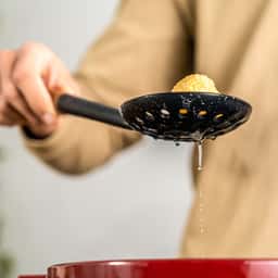 STAUB | Schaumkelle - 310mm - Silikon - Schwarz