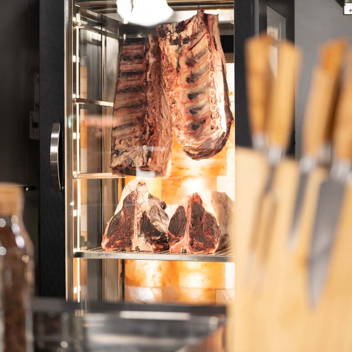 Dry Aging Fleischreifeschrank 0,59 m - mit 1 Glastür - Schwarz