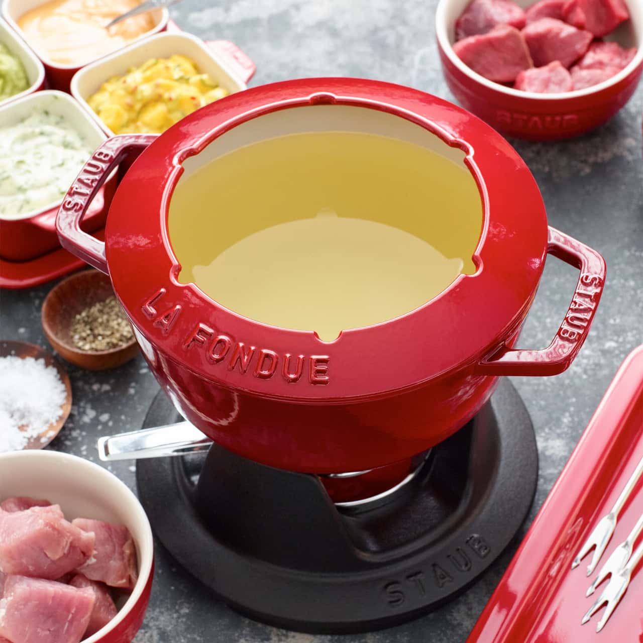 STAUB | SPECIALITIES - Fondue Set - Ø 200mm - Gusseisesn -Kirsch-Rot