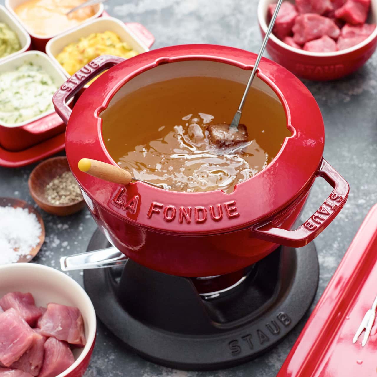 STAUB | SPECIALITIES - Fondue Set - Ø 200mm - Gusseisesn -Kirsch-Rot