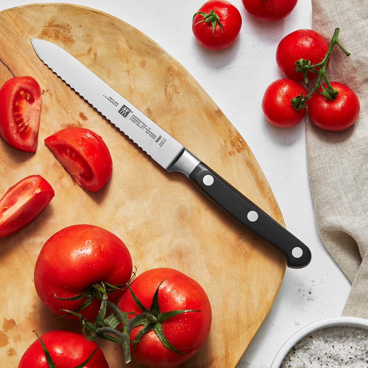 ZWILLING | PROFESSIONAL S - Univerzální nůž s vlnitým ostřím - čepel: 130mm