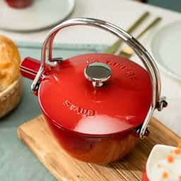 STAUB | SPECIALITIES - Teekanne - 1,1 Liter - Gusseisen - Kirsch-Rot