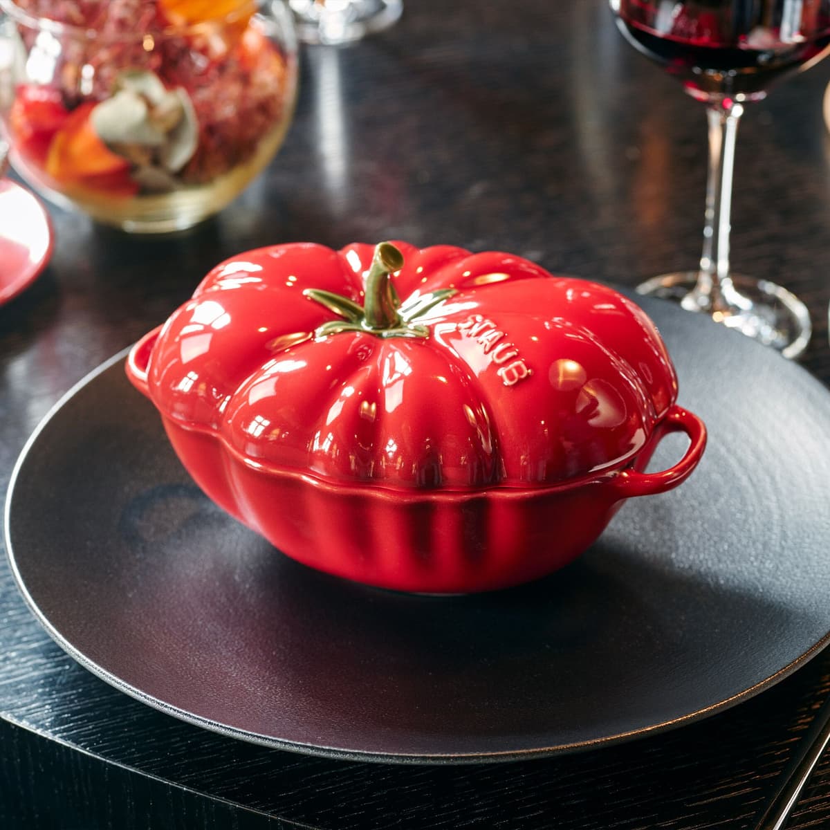 STAUB | CERAMIQUE - kokotka - tvar rajčete - Ø 160 mm - keramika - třešňově červená