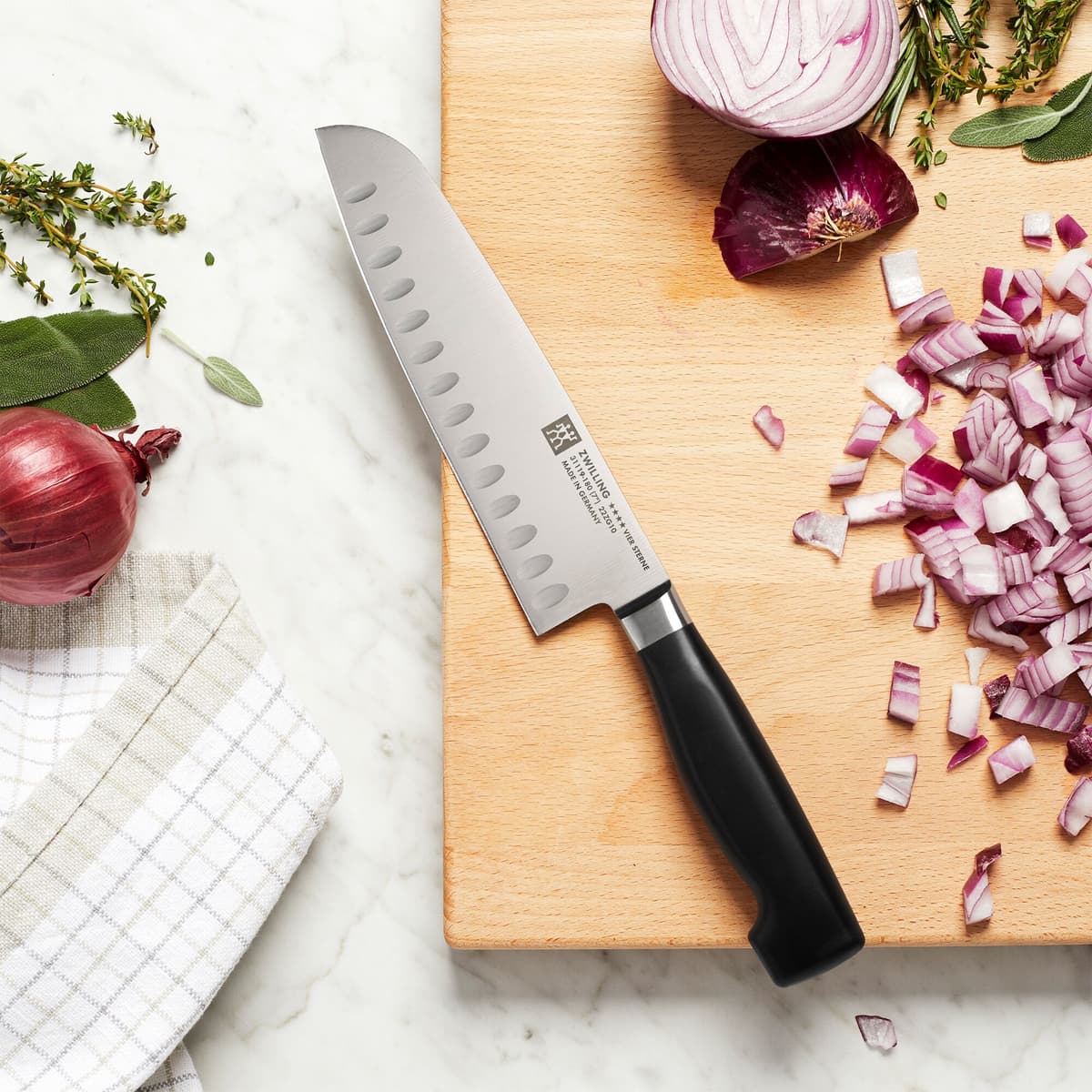 ZWILLING | VIER STERNE - Santoku s výbrusem - 180mm