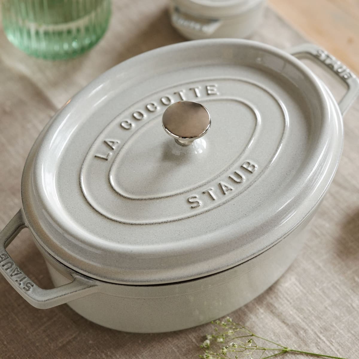 STAUB | LA COCOTTE - kokotka - oválná - 290 mm - litina - bílý lanýž