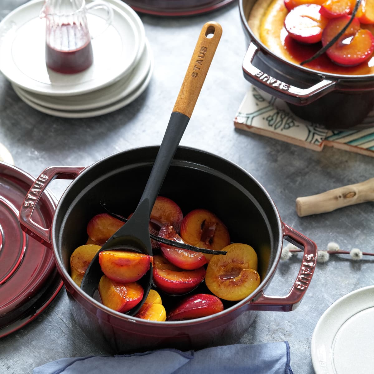 STAUB | LA COCOTTE - kokotka - Ø 240 mm - litina - grenadinově červená