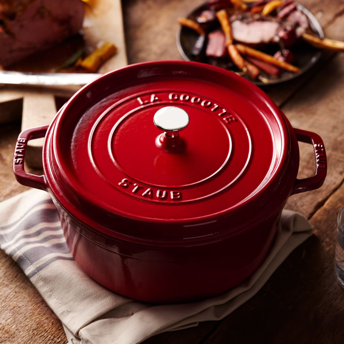 STAUB | LA COCOTTE - kokotka - Ø 220 mm - litina - třešňově červená