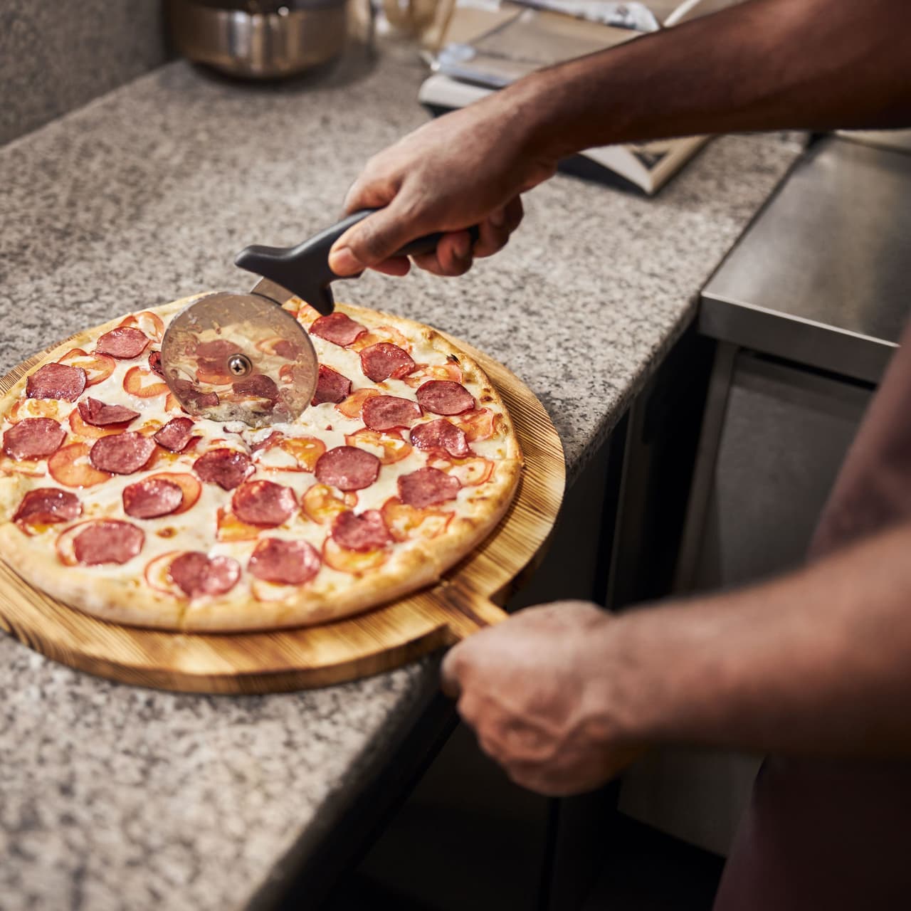 Chladicí pizza stůl PREMIUM - 2,0 x 0,8 m - se 3 dveřmi