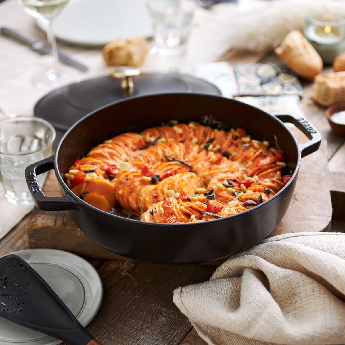 STAUB | BRAISERS - Pečicí hrnec s kapkovitou strukturou Chistera - 240 mm - litina - černý