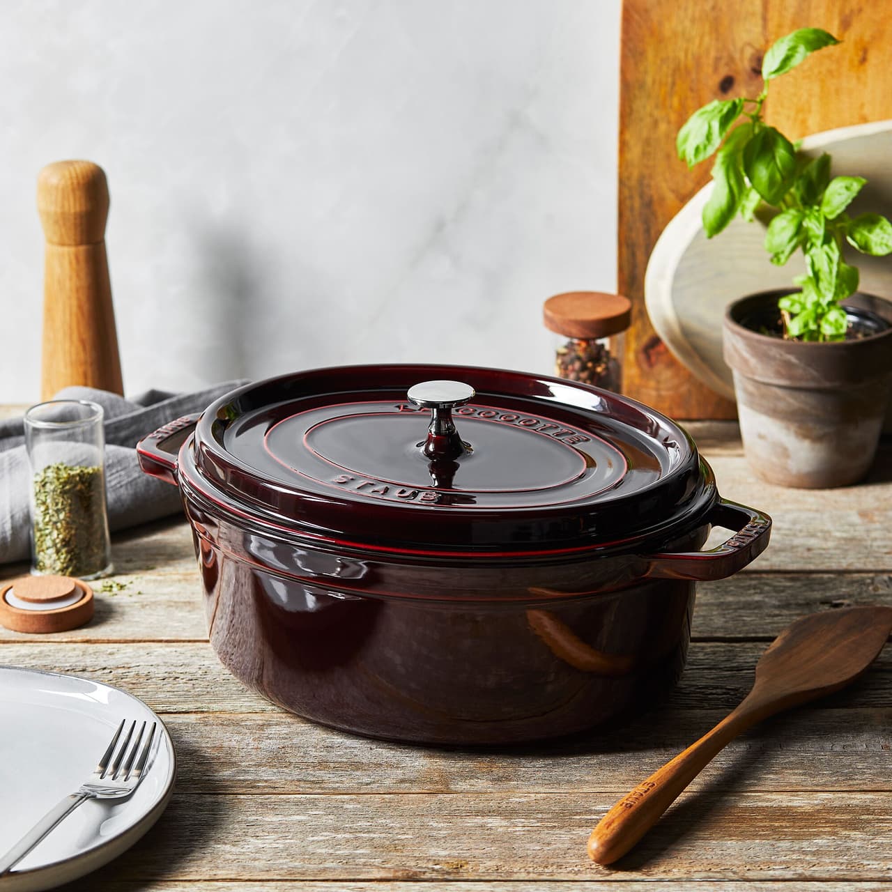 STAUB | LA COCOTTE - kokotka - Ø 230 mm - litina - grenadinově červená