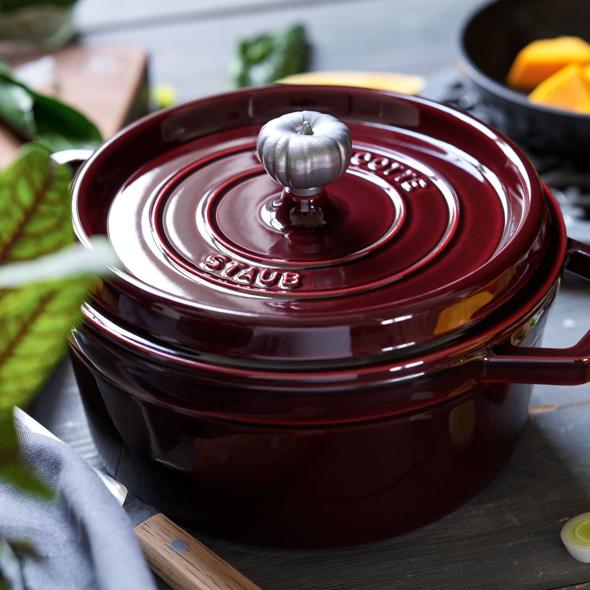 STAUB | LA COCOTTE - kokotka - Ø 200 mm - litina - grenadinově červená