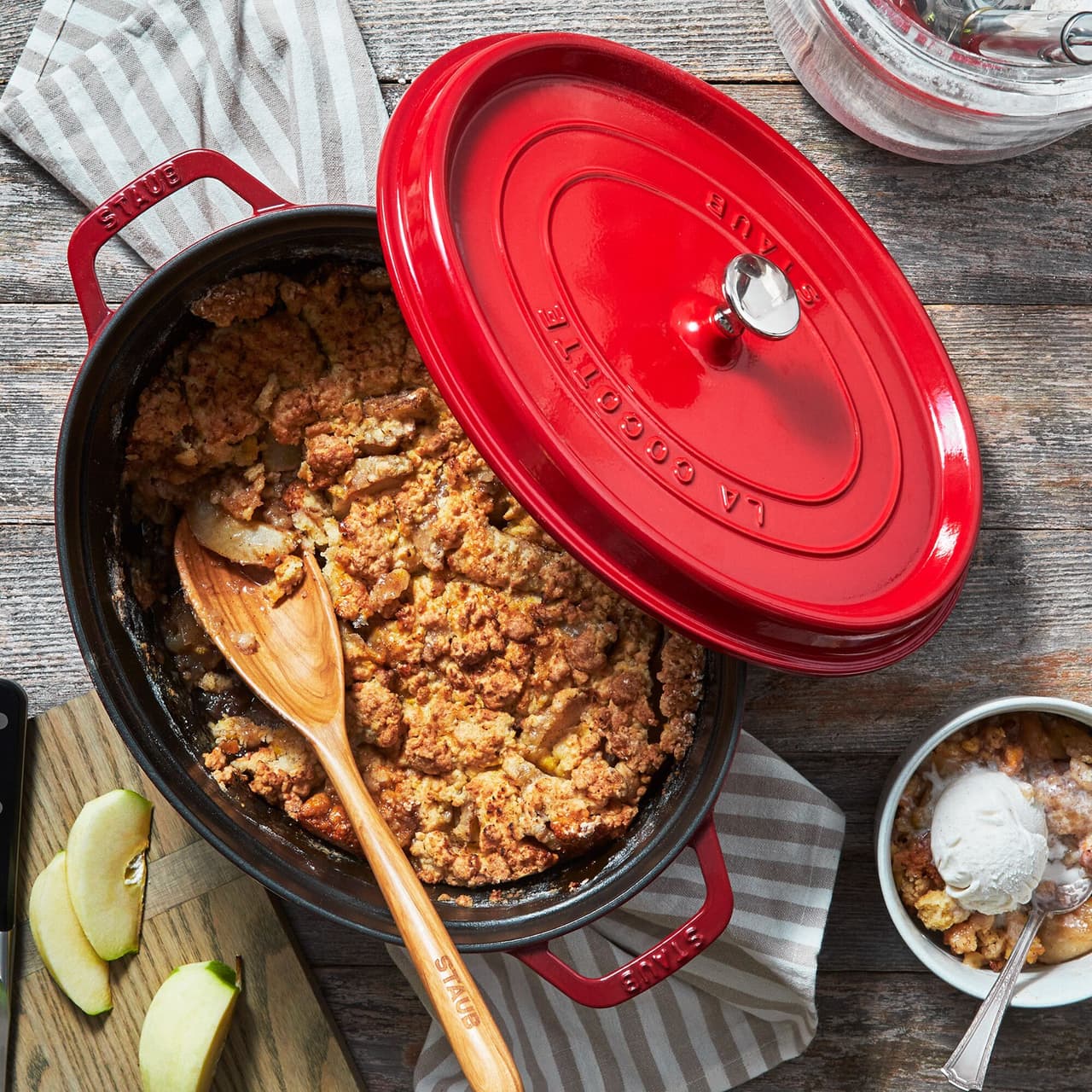 STAUB | LA COCOTTE - kokotka - oválná - 230 mm - litina - třešňově červená