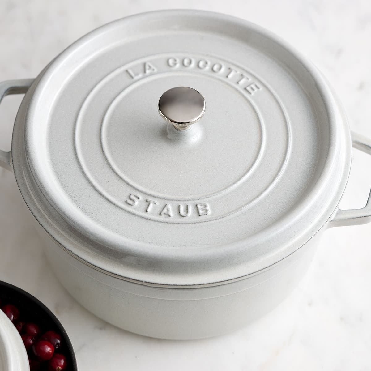 STAUB | LA COCOTTE - kokotka - Ø 260 mm - litina - bílý lanýž