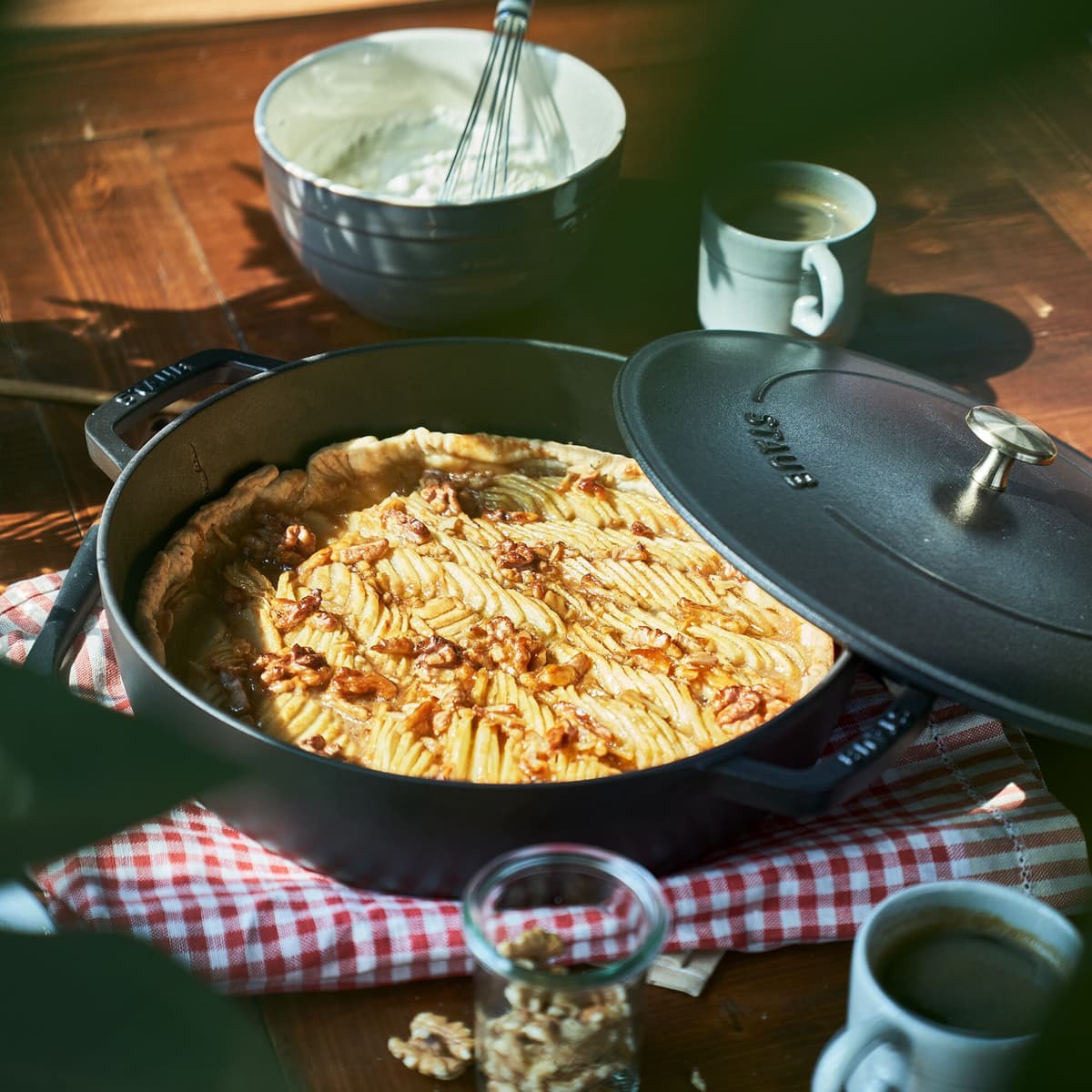 STAUB | BRAISERS - Pečicí hrnec s kapkovitou strukturou Chistera - 240 mm - litina - černý