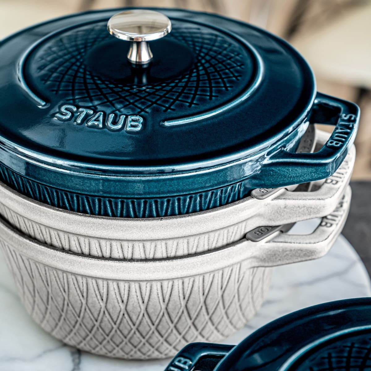 STAUB | LA COCOTTE - kokotka - Ø 240 mm - litina - bílý lanýž