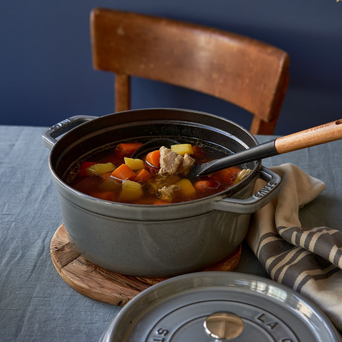 STAUB | LA COCOTTE - kokotka - Ø 240 mm - litina - grafitově šedá